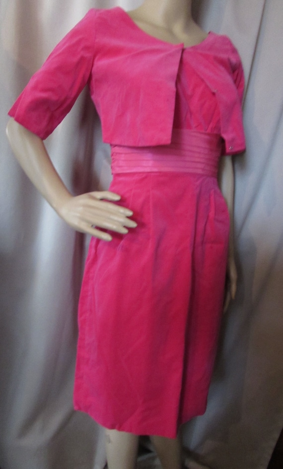 Vintage Outfit Sheath and Bolero Fuchsia Pink Velvet 1960 Vintage Outfit Sheath and Bolero Fuchsia Pink Velvet 1960