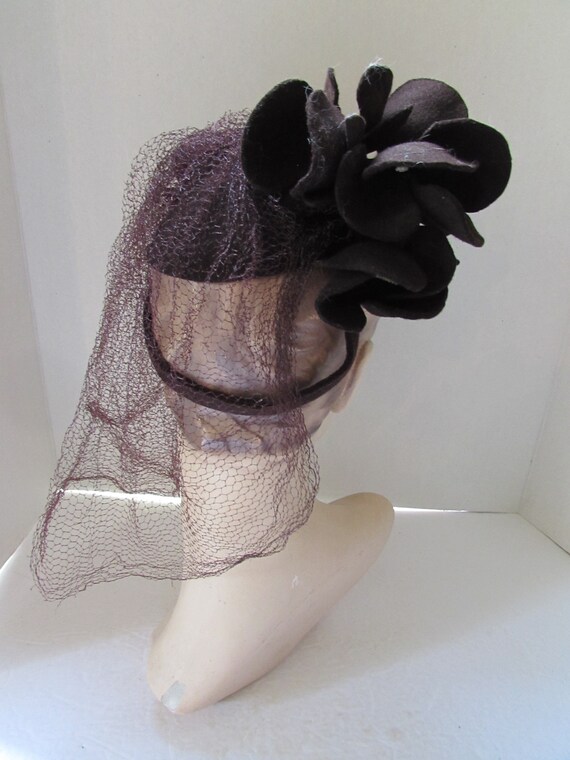 Vintage Hat 1940 Style Brown Felt Felt Flower Clu… - image 6