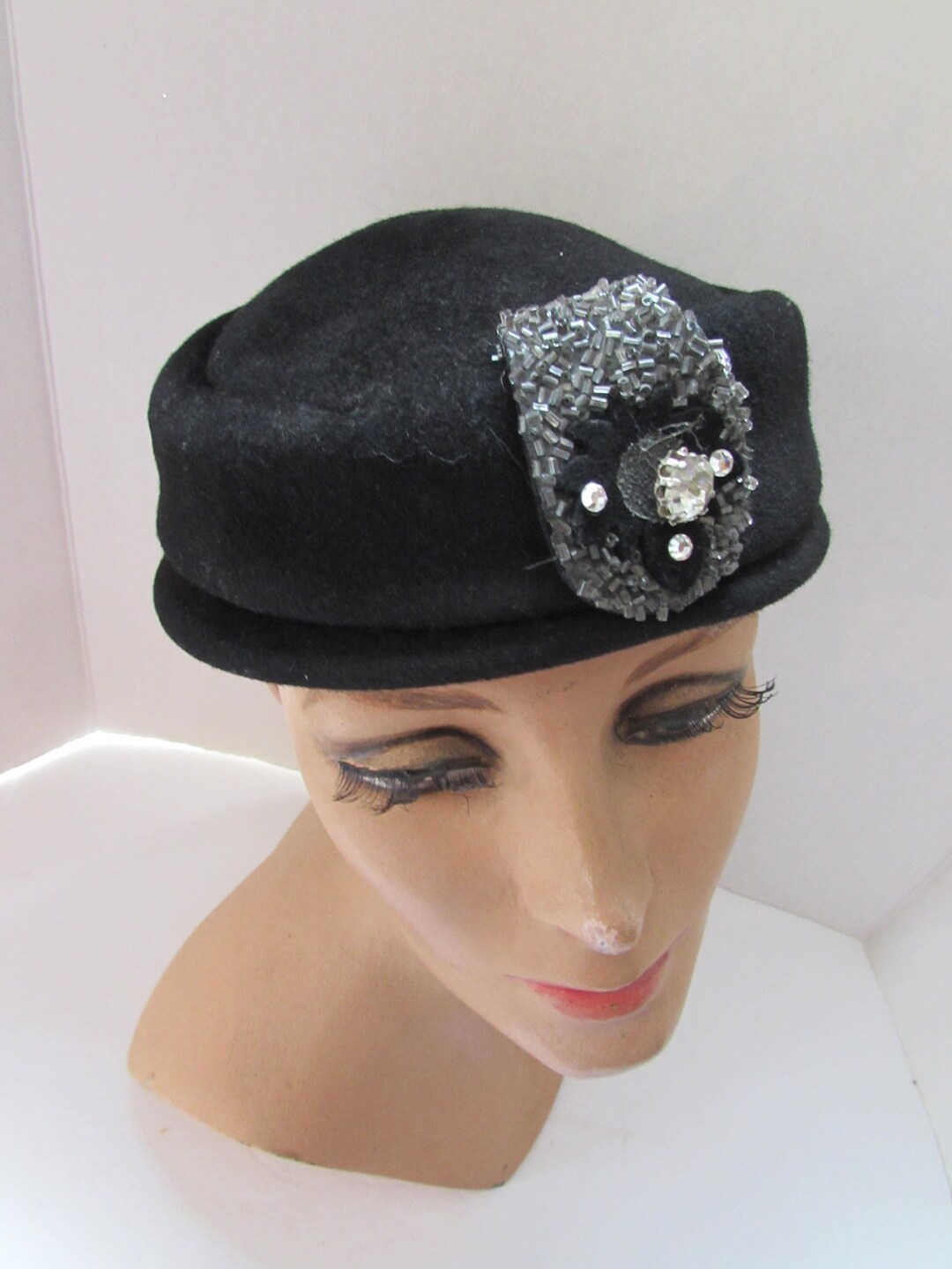 Black Felt Hat Beaded Decoration Charming Lady Glenover  display picture 3