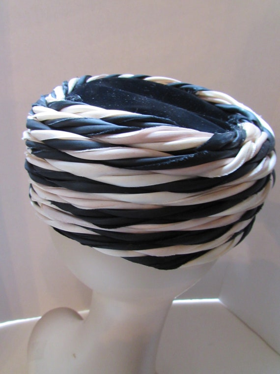 Mid Century Pillbox Hat Black Cream Woven Satin C… - image 5