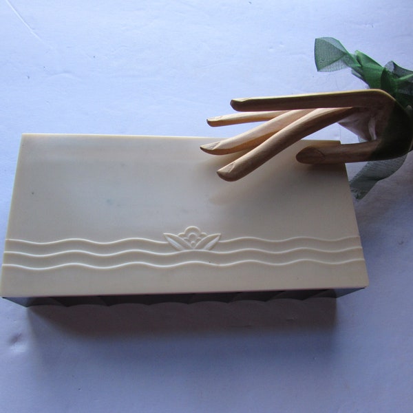 Vintage Box Mid Century Vibe Community Plate Utensils Hard Plastic Cream and Black Water Lily Design Waved Pattern