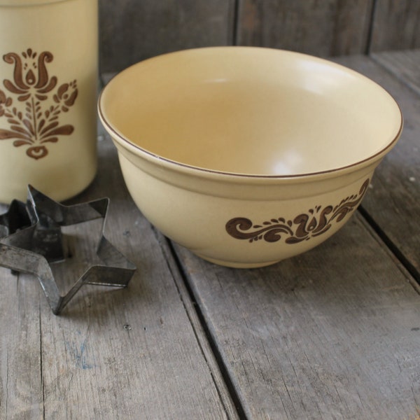 Pfaltzgraff “Village” stoneware 1-quart mixing bowl, dark brown design on tan background, farmhouse kitchen, mixing bowl