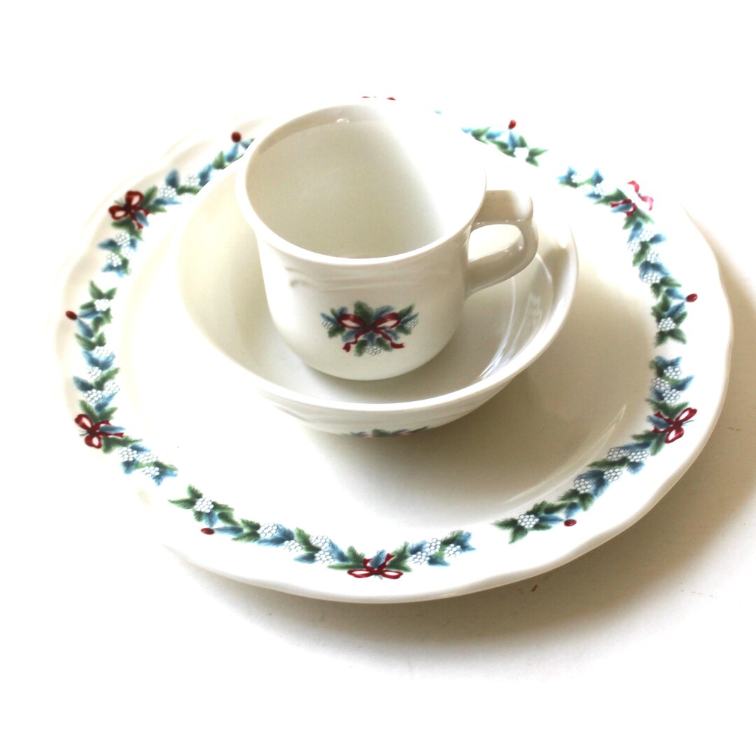 1990s Pfaltzgraff Red Ribbons Dishware, Dinner Plates 4, Cups 4, Cereal