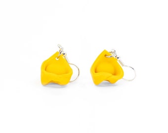 Petites boucles d'oreilles pendantes pâtes tortellini | Boucles d'oreilles en argile polymère faites à la main | Bijoux alimentaires modernes