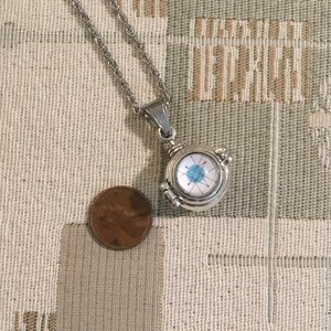 Franciscan Starburst Urn Locket: Retro Atomic Keepsake Necklace imagem 8