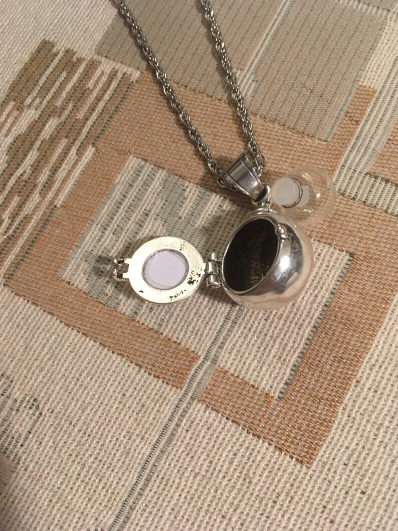 Franciscan Starburst Urn Locket: Retro Atomic Keepsake Necklace imagem 5
