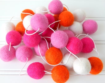 Guirlande rose orange, guirlande boules en feutre, décoration de chambre de petite fille, pompon, guirlandes d'arbres, guirlande d'anniversaire, décoration de fête, chambre de bébé fille, guirlande de bébé