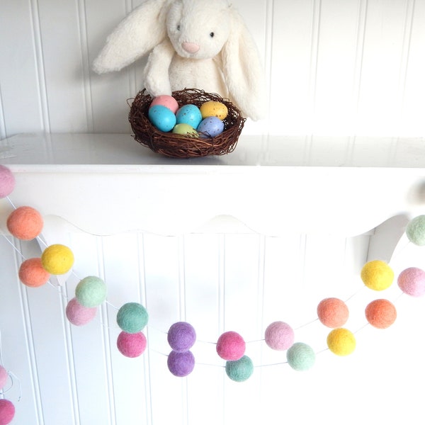 Spring Garland, Easter Garland, Pastel Garland, Easter Decor, Felt Ball Garland, Nursery Decor, Baby Shower, Baby Garland, Photo Prop Pastel