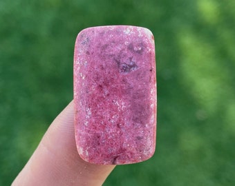 Video, Thulite Cabochon