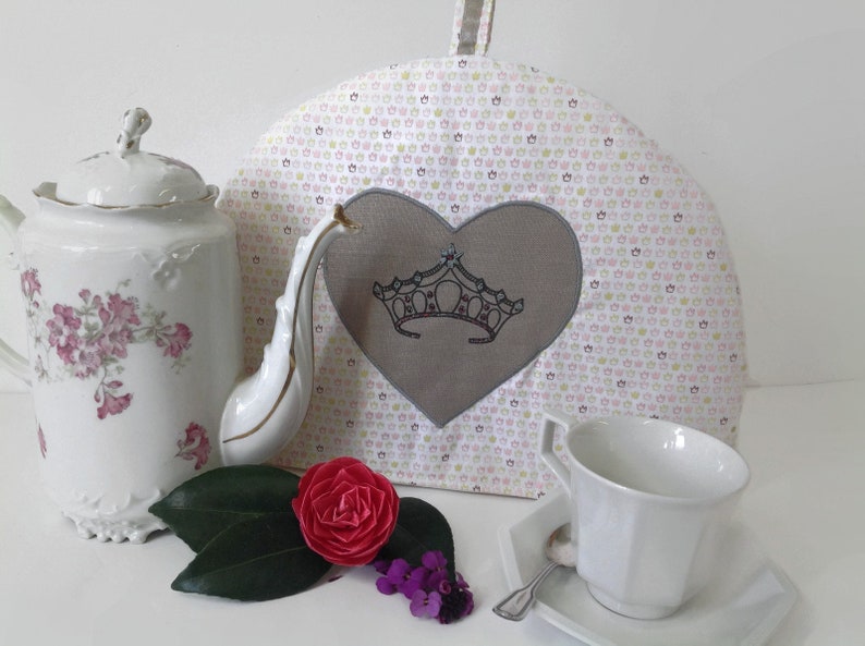 cosyribbon Fabric Crown Tea Cozy