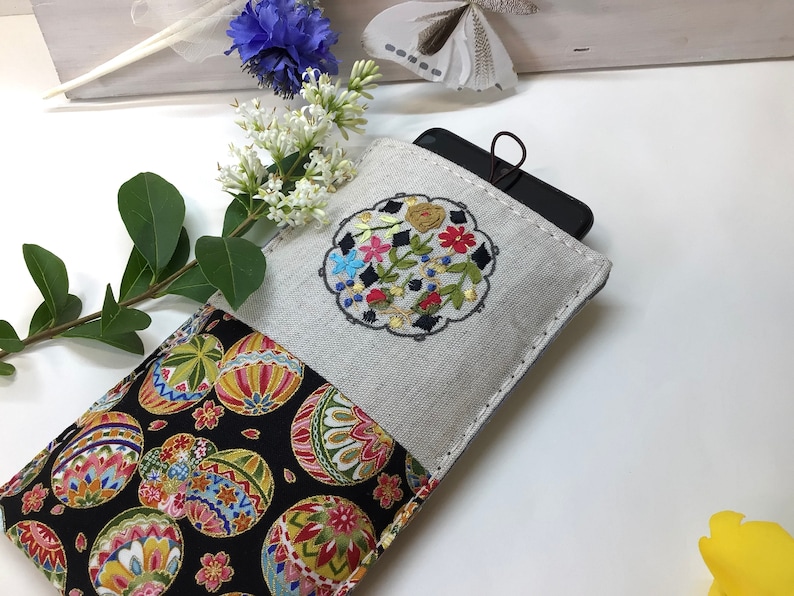 Japanese Fabric Phone Case, Padded iPhone Case, Phone Sleeve, Smartphone Pouch , Customizable Fabric Phone Case, Embroidered iPhone Pouch. Temari Black