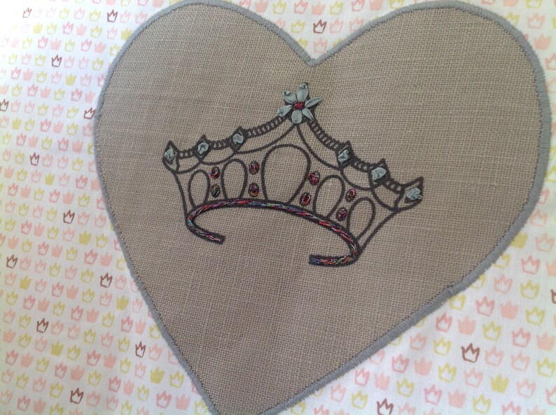 cosyribbon Fabric Crown Tea Cozy - Thumbnail 5