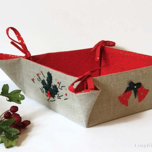Hand Embroidered Christmas Fabric Basket: Holiday Collapsible Bread Basket