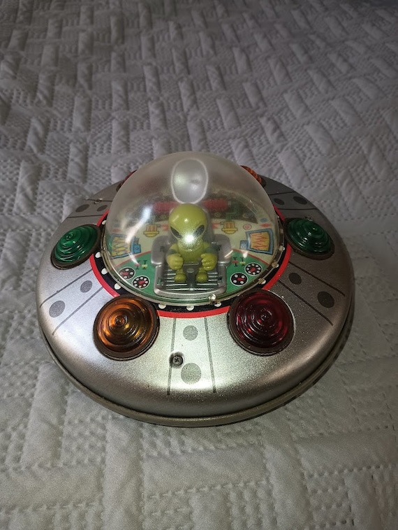 Alien Spaceship Toy