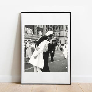 Photo VJ Day in New York 1945 home decor gallery wall art print poster classic art famous photo