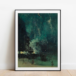 Pode incluir: Uma impressão de arte emoldurada com uma pintura de paisagem escura. A obra de arte retrata uma cena noturna com uma paleta de cores verde-escura e verde-azulado, possivelmente fogos de artifício. A impressão está em uma moldura preta.