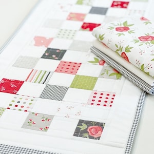 Table Runner Patterns Easy Quilt Patterns for Beginners Quilt Pattern PDF Scrappy Quilting Project Mini Charm Pack Table Runner Pattern