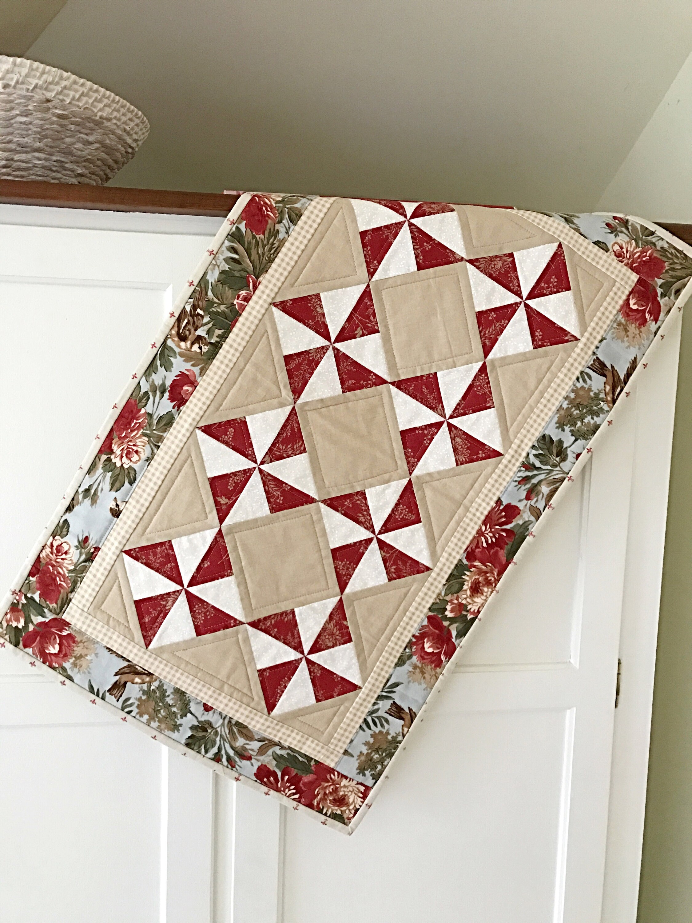 Easy Quilt Patterns PDF Easy Table Runner Pattern Scrappy Table Runner ...