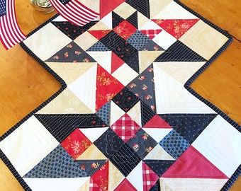 Wzory bieżników stołowych PDF Wzory pikowania Scrappy Wzór bieżnika Star Patriotic na grube ćwiartki i wzór na poduszkę BONUS