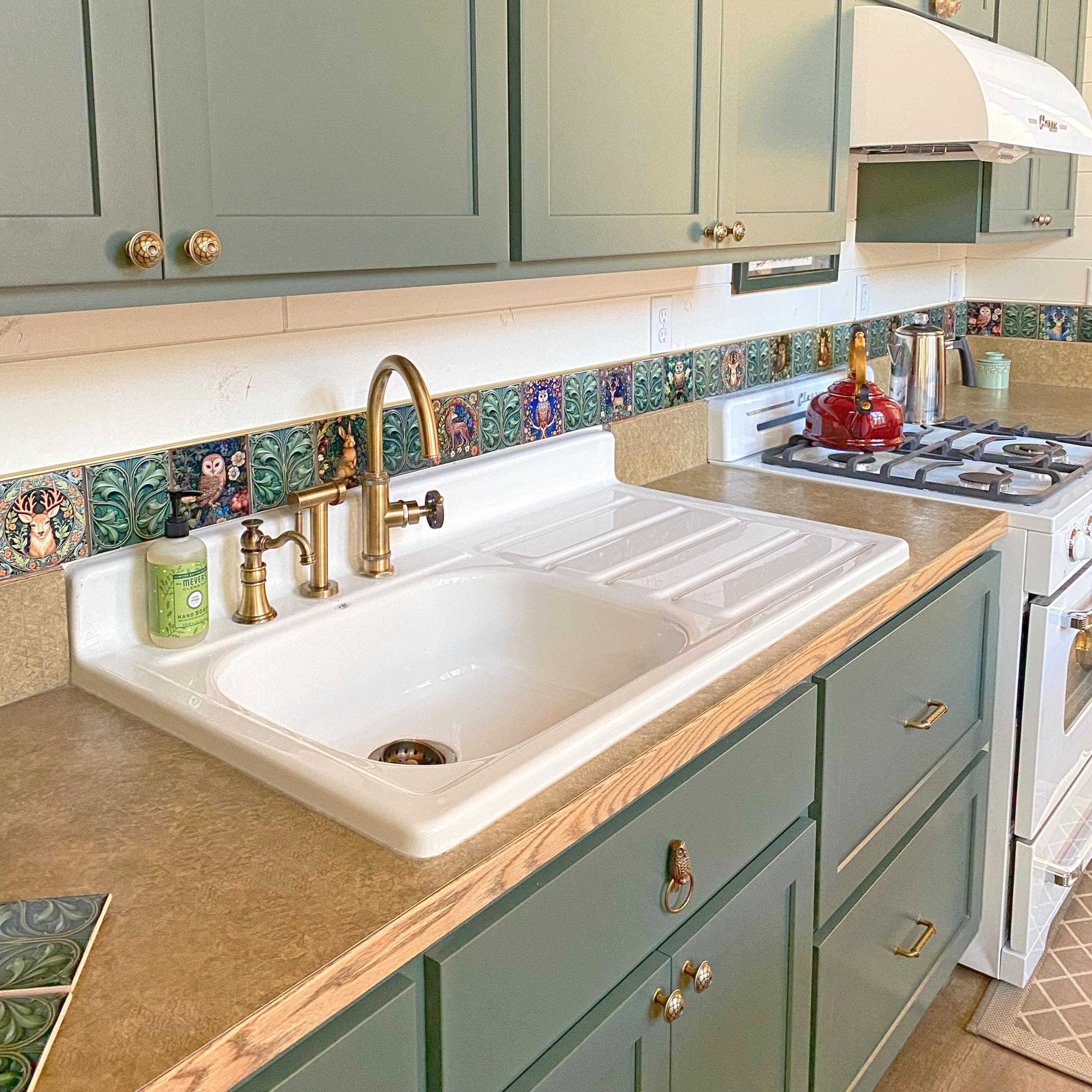 42" x 24" Single Bowl Right Hand Drainboard Farmhouse Sink - Model #SBW4224-R