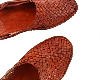 Remarkable Tan Color Ladies Kolhapuri Shoe W-226