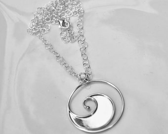 Make Waves with this Wave Necklace