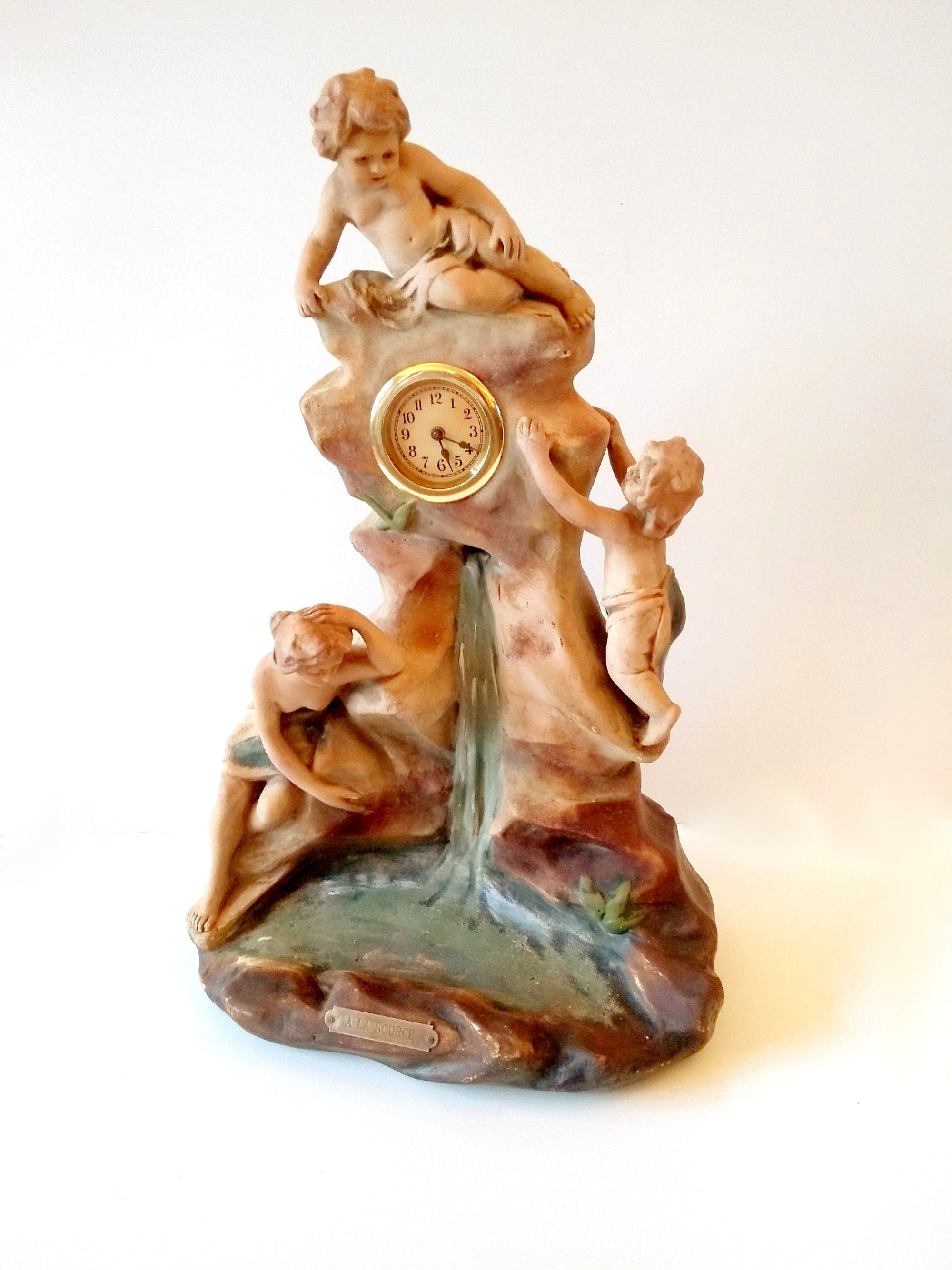 Horloge Français Chalkware Vintage At The Spring' 1890's Shabby Chic Nymphs & Cherubs