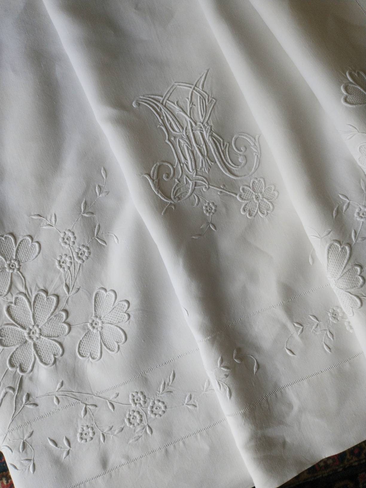 Drap de Lin Antique, Monogramme Entrelacé Mr, 94 Ins, 240 cms Large