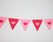Red and Pink Valentine's Day Paper Garland