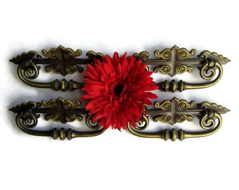 Hardware; Vintage Hardware, Vintage Furniture Hardware, Drawer Handle, Vintage Drawer Handle, Drawer Pull, Vintage Drawer Pull