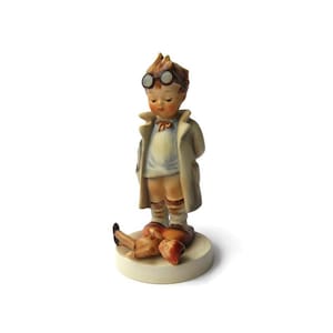 Goebel Hummel Figurine Doctor; Goebel Doctor, Hummel Doctor, Goebel #127, Hummel #127, Goebel Full Bee Figurine, Hummel Full Bee Figurine