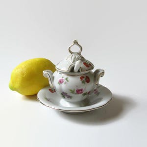 Lefton China Condiment Jar With Spoon And Underplate NE 2757; Lefton Condiment Jar, Lefton Jam Jar, Lefton Jelly Jar, Lefton Mustard Jar
