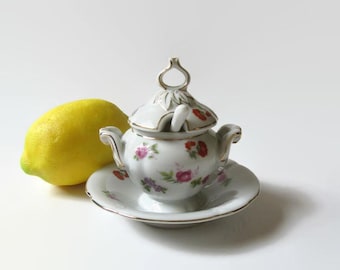 Lefton China Condiment Jar With Spoon And Underplate NE 2757; Lefton Condiment Jar, Lefton Jam Jar, Lefton Jelly Jar, Lefton Mustard Jar