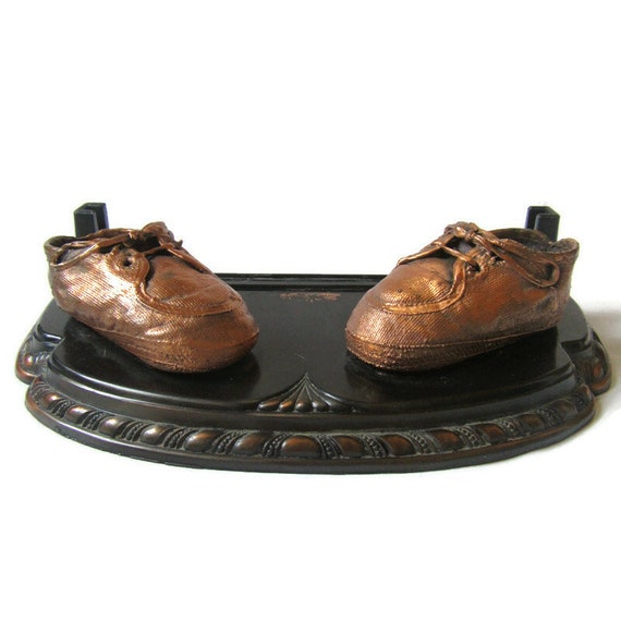 Bronze Baby Shoes With Picture Frame Copper Baby Shoes Antique Baby Shoes Vintage Baby Shoes Nursery Accessory Nursery Decor Etsy UK
