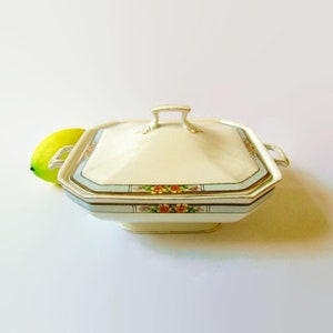 J & G Meakin Tureen, Meakin Dishes; Antique Tureen, Soup Tureen, Porcelain Tureen, Porcelain Centerpiece