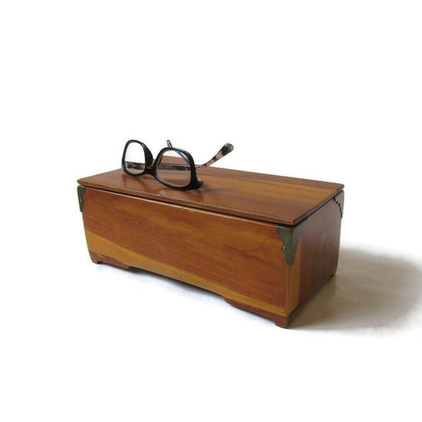 Vintage Cedar Box; Cedar Jewelry Box, Cedar Keepsake Box, Cedar Trinket Box, Wooden Jewelry Box, Wooden Trinket Box
