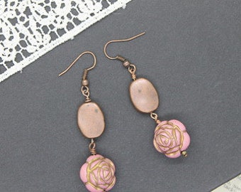 Grabado redondo oro rosa acrílico rosa perla con cobre ovalado chapado pendientes colgantes