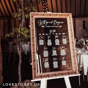 Plano de asientos para bodas - Vinilo caligráfico personalizado - Calcomanías de espejo premium y letreros acrílicos