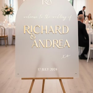 Personalised Acrylic Wedding Welcome Sign: 3D Mirror Names, Personalized Reception Welcome sign, Wedding Signage, Custom Signage, A3, A2, A1