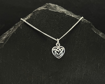 Celtic Heart Necklace Sterling Silver Dainty Pendant. Love Knot Necklace Outlander Inspired Jewelry Scottish Gift for Her. Celtic Necklace