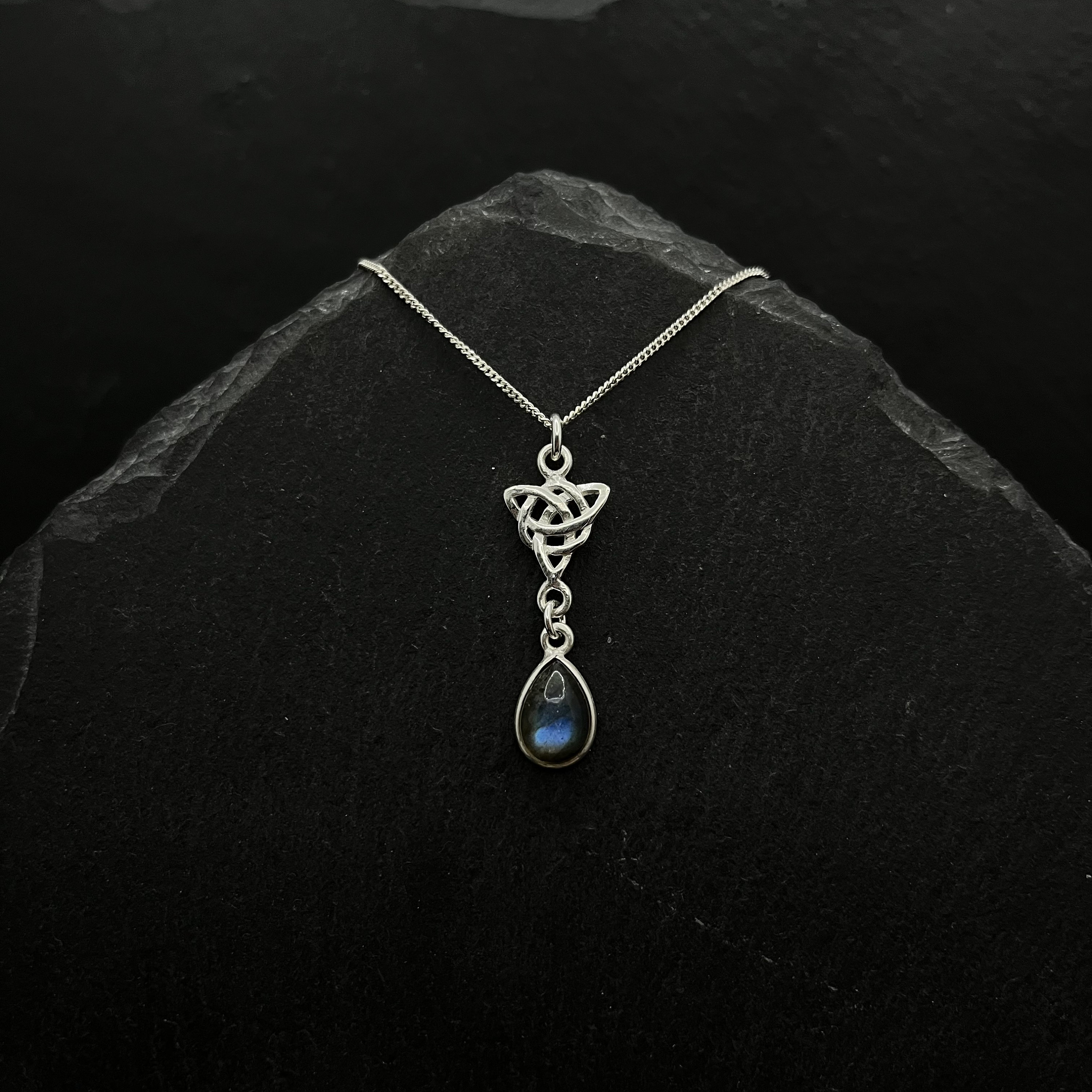 Ciondolo d'argento 925 con nodo celtico intricato, 1,8g