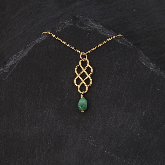 Emerald Green Claddagh Necklace – Celtic Crystal Design Jewelry