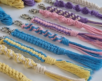 Beginners Macrame Keychain diy Kit. Make your Own Keychain Macrame. Craft Project Gift for Teenagers Adults Tweens. Craftful letterbox gift.