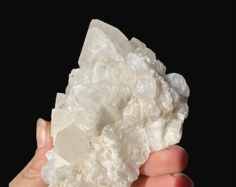 Crystal formation, candle crystal, quartz, crystal specimen