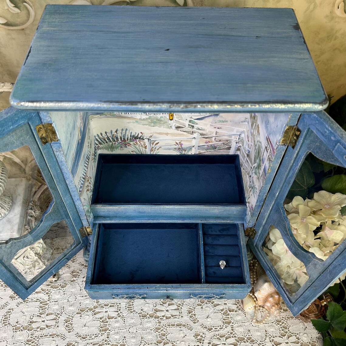 Photo inspiration: Curated Jewelry Armoires Coastal Gallery View 49
