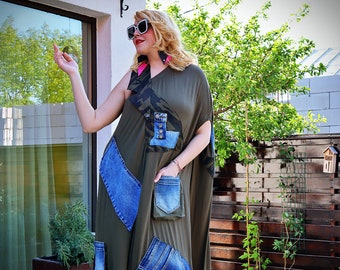 Militaire kaftan met camouflage- en denimpatches, mix stoffen jurk, legerjurk met denimpatches TDK429