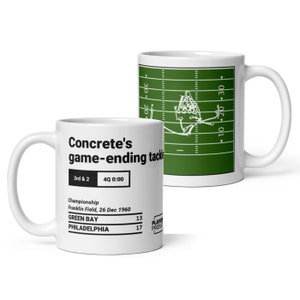 Greatest Eagles Plays Mug: Concrete&#39;s game-ending tackle (1960)