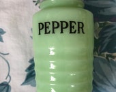 1930s McKee Jeanette Jadeite Pepper Range Shaker