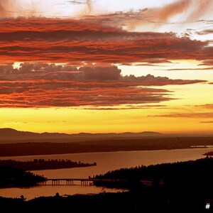 Nature Landscape photography - Lake Washington overlook from Bellevue, Washington state, I-90 bridge, Sunset