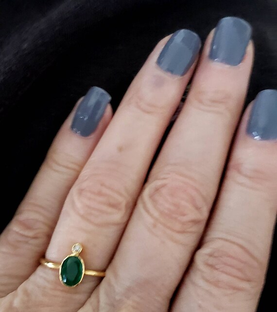 18k emerald ring | 18k diamond ring | bezel set e… - image 4